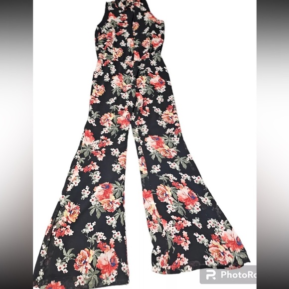 OOTD Floral Sleeveless Flare Button Jumpsuit Size Medium - Picture 2 of 6